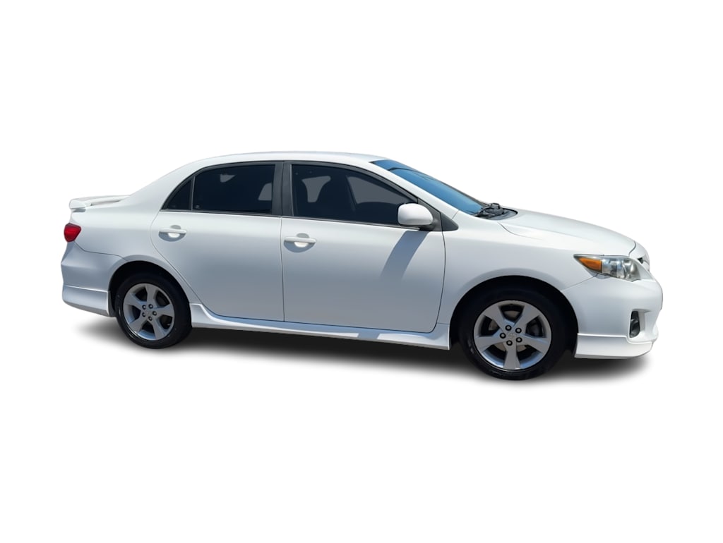 Thumbnail: 2013 Toyota Corolla - 24