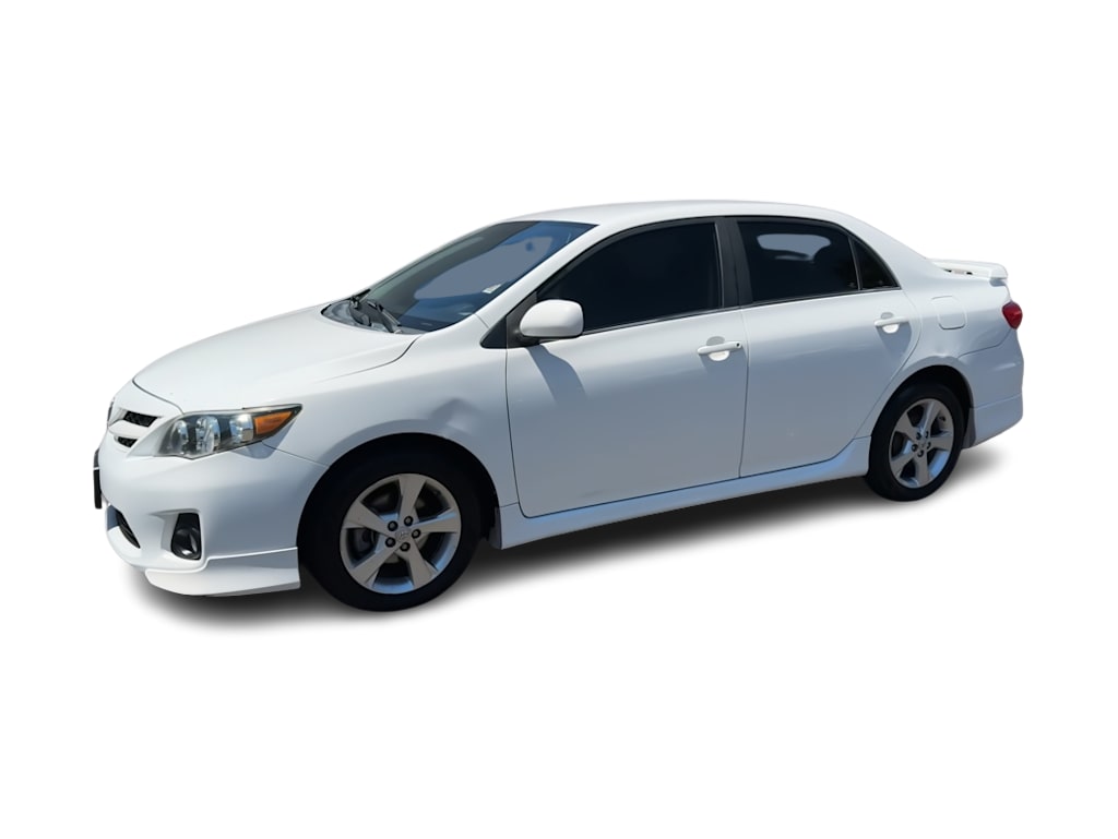 Thumbnail: 2013 Toyota Corolla - 3
