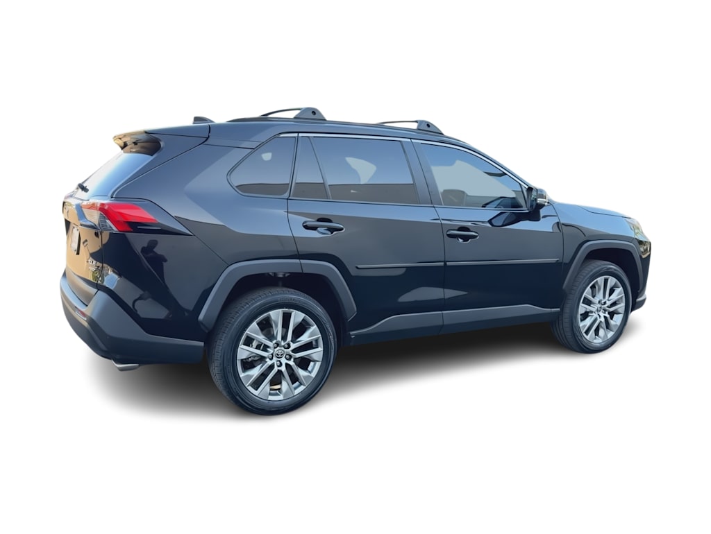 Thumbnail: 2022 Toyota RAV4 - 23