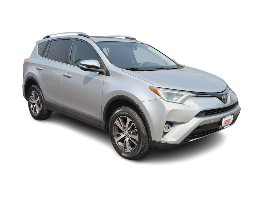 Thumbnail: 2017 Toyota RAV4 - 21