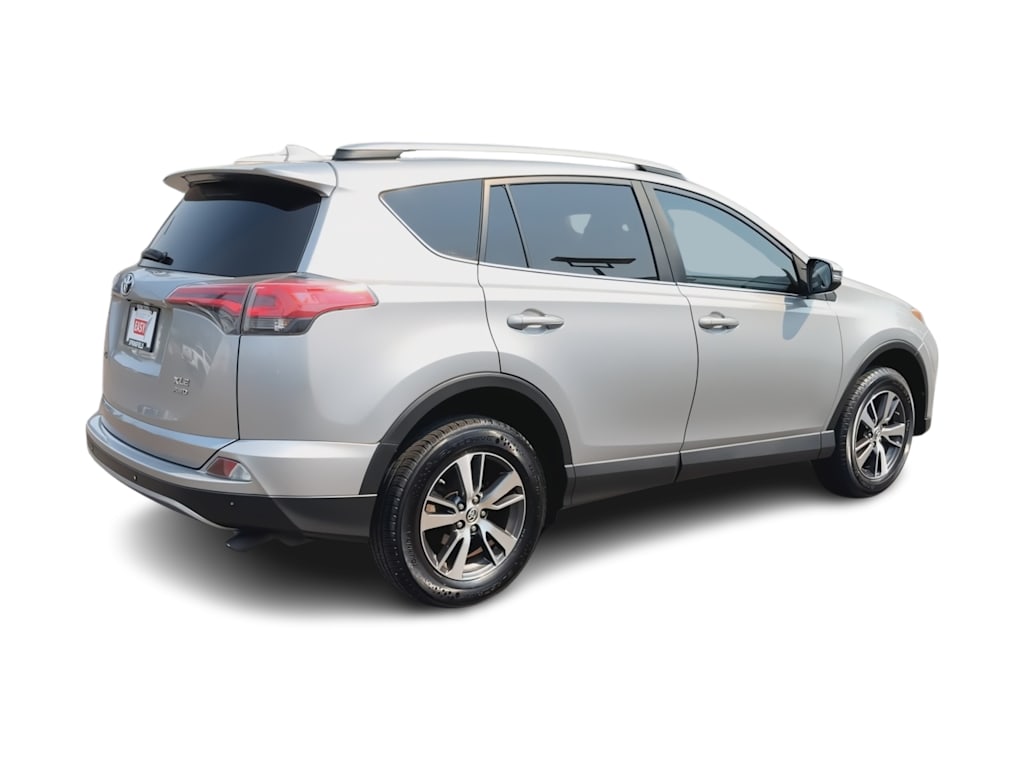 Thumbnail: 2017 Toyota RAV4 - 23