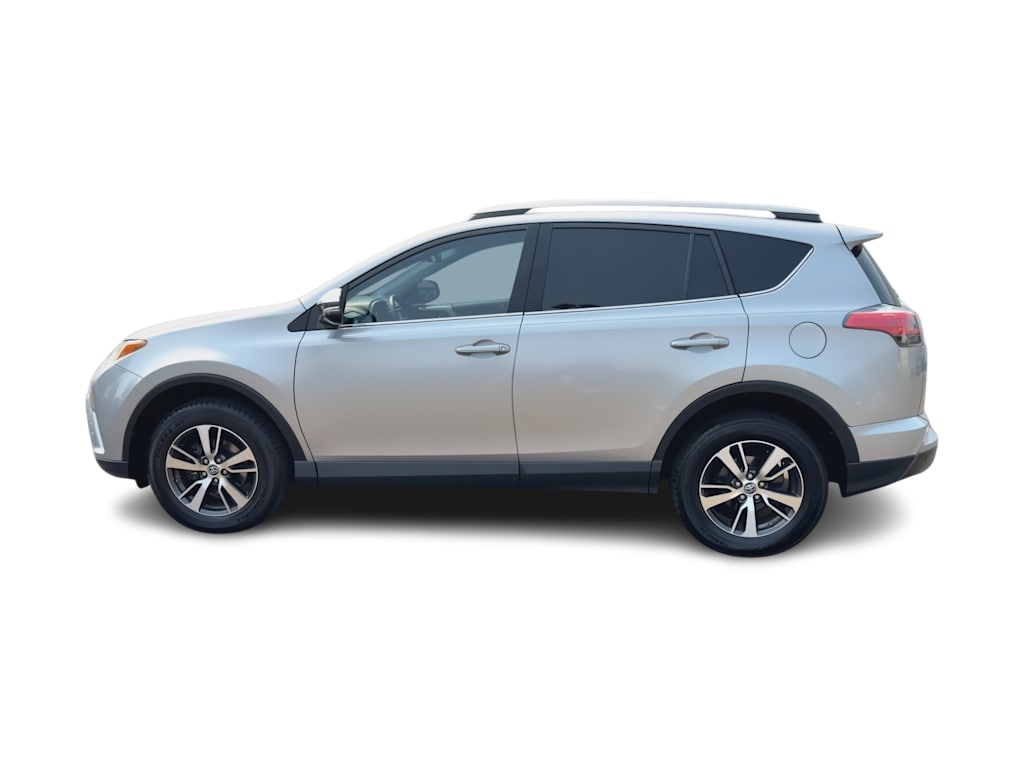 Thumbnail: 2017 Toyota RAV4 - 3