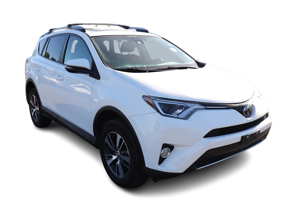Thumbnail: 2018 Toyota RAV4 - 8