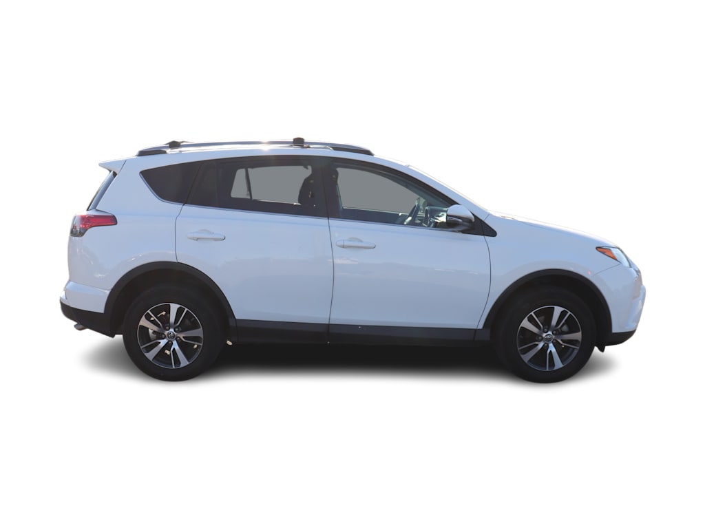 Thumbnail: 2018 Toyota RAV4 - 9