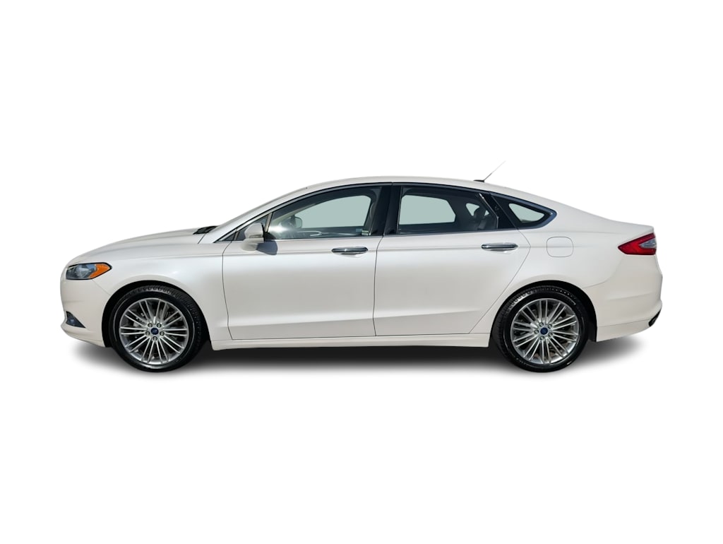 2016 Ford Fusion SE 22