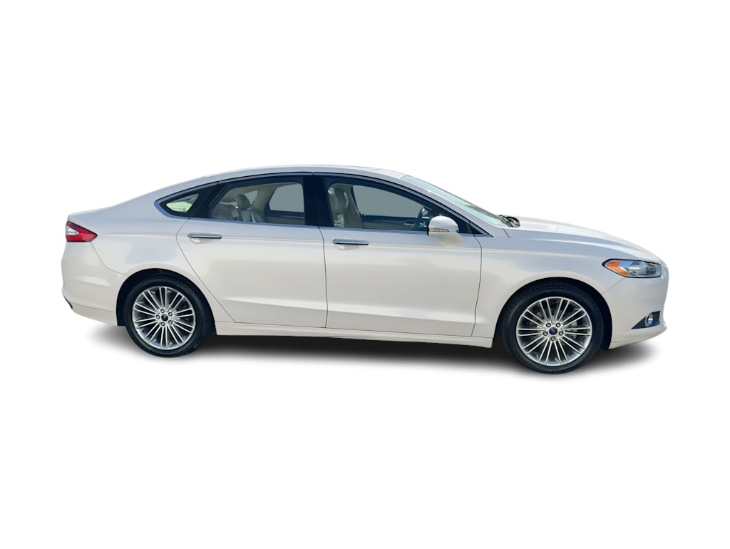2016 Ford Fusion SE 25