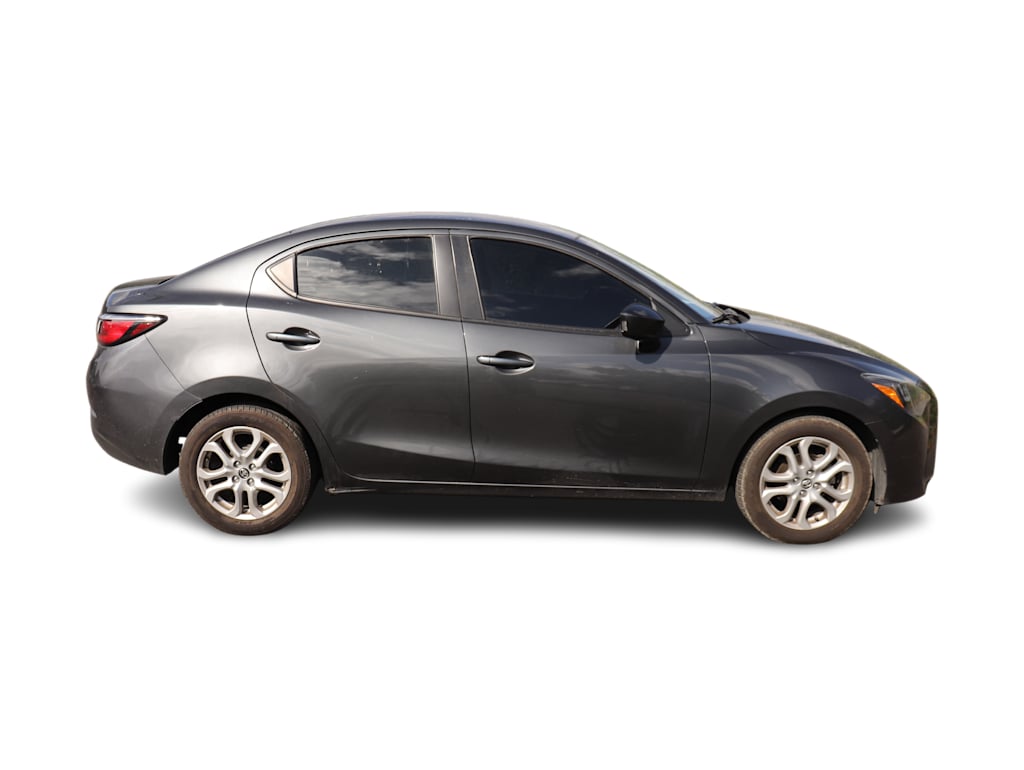 Thumbnail: 2018 Toyota Yaris iA - 9
