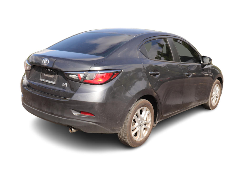 Thumbnail: 2018 Toyota Yaris iA - 10