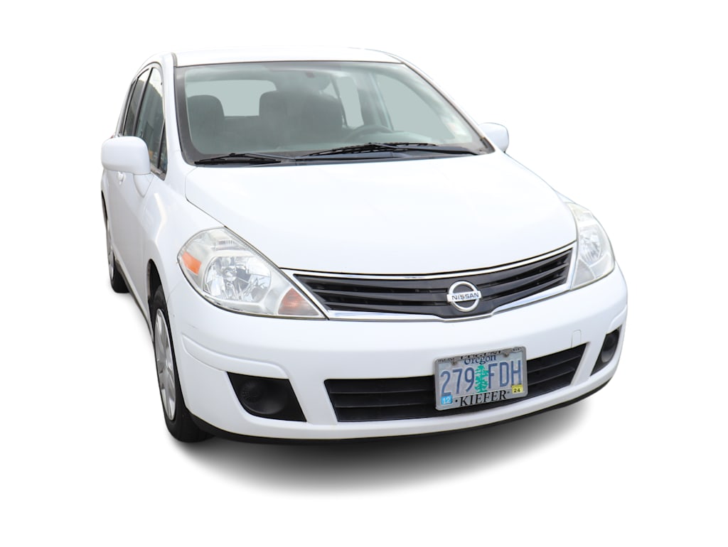 2011 Nissan Versa S 9