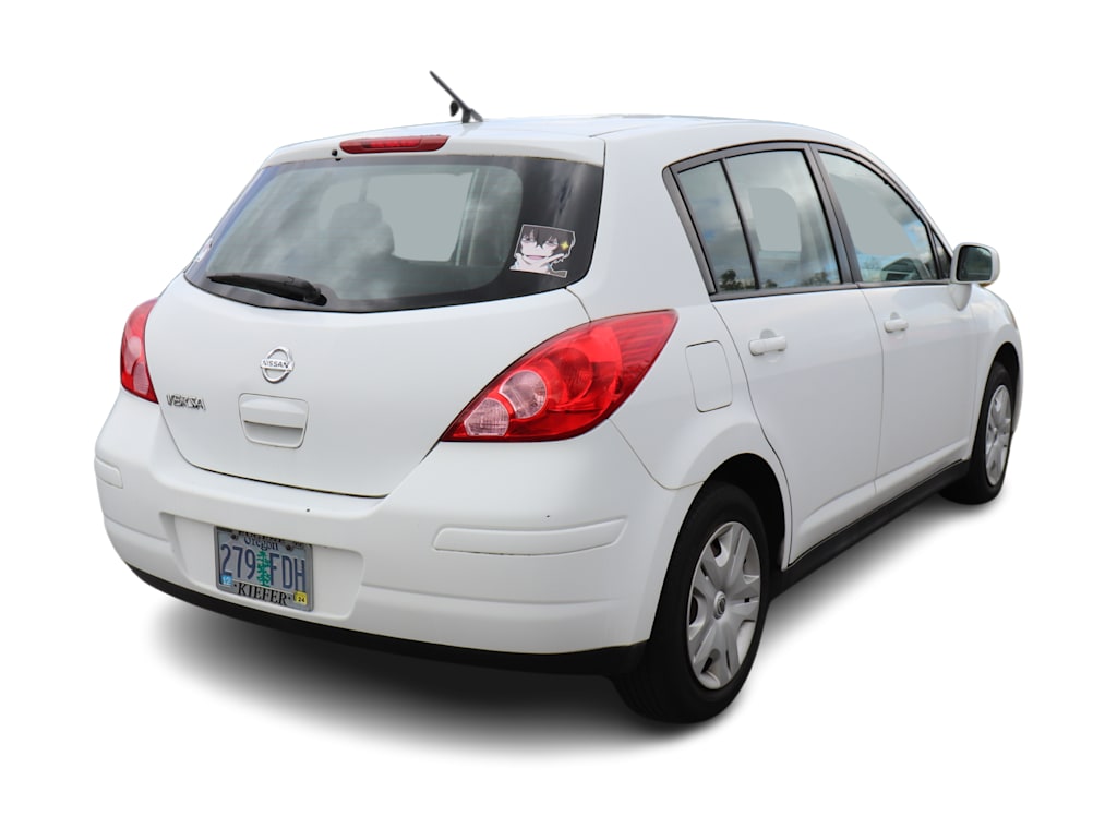2011 Nissan Versa S 11