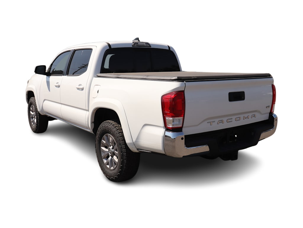 Thumbnail: 2017 Toyota Tacoma - 4