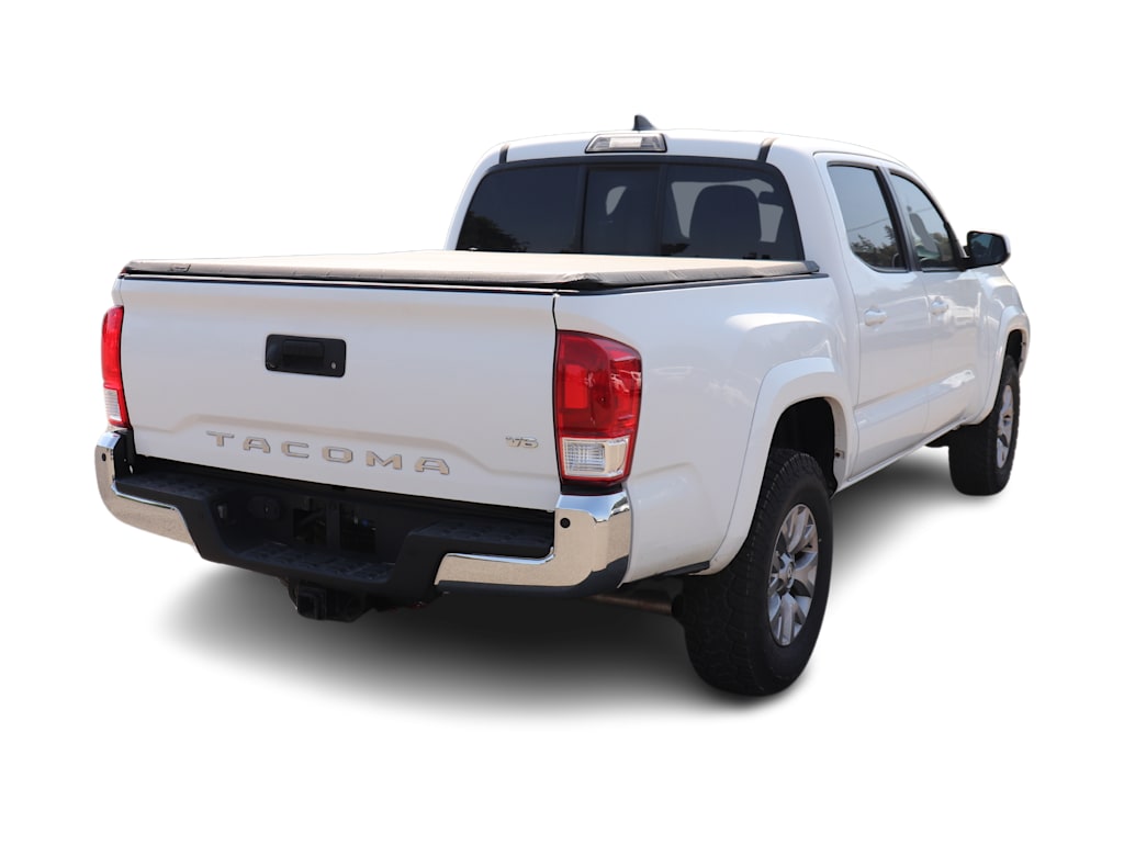 Thumbnail: 2017 Toyota Tacoma - 11