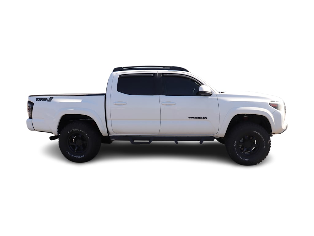 Thumbnail: 2020 Toyota Tacoma - 10