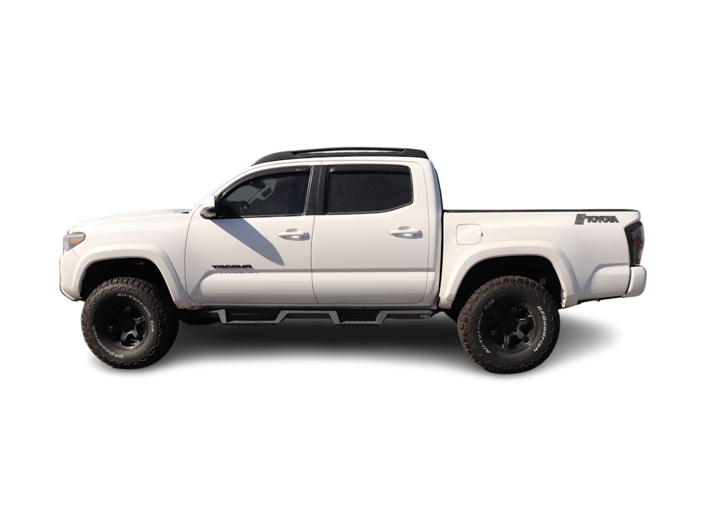 Thumbnail: 2020 Toyota Tacoma - 3
