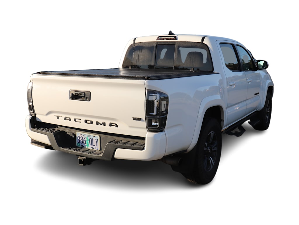 Thumbnail: 2017 Toyota Tacoma - 9
