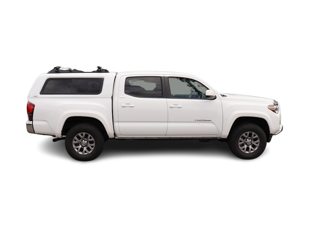 Thumbnail: 2018 Toyota Tacoma - 10