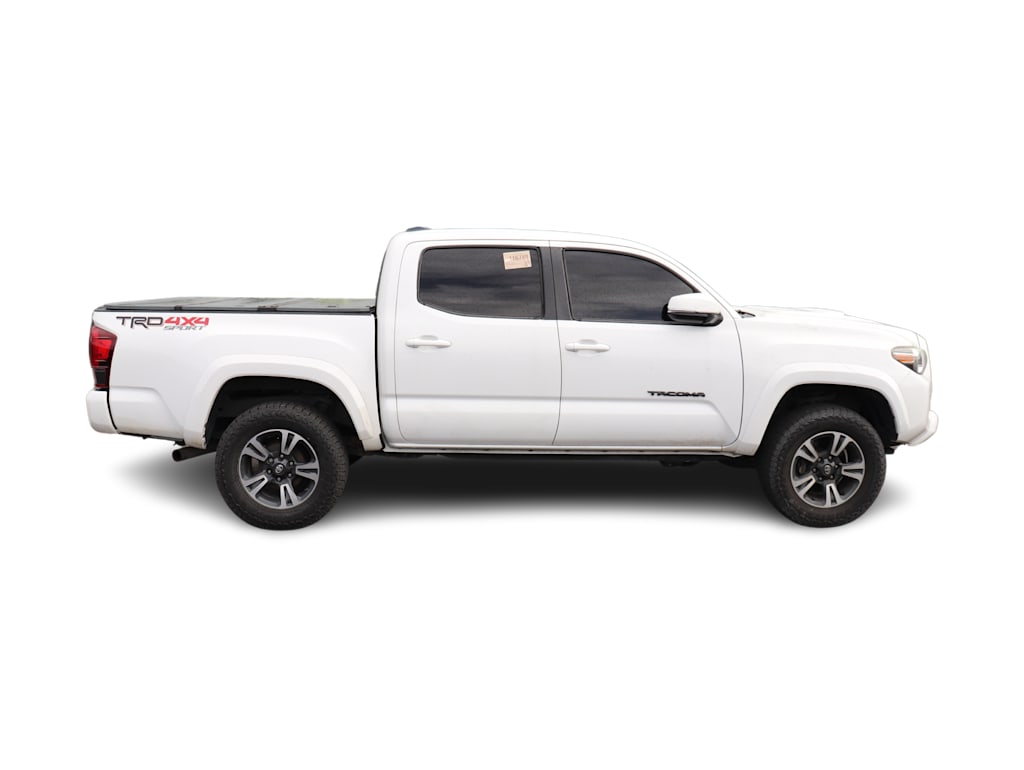 Thumbnail: 2019 Toyota Tacoma - 10
