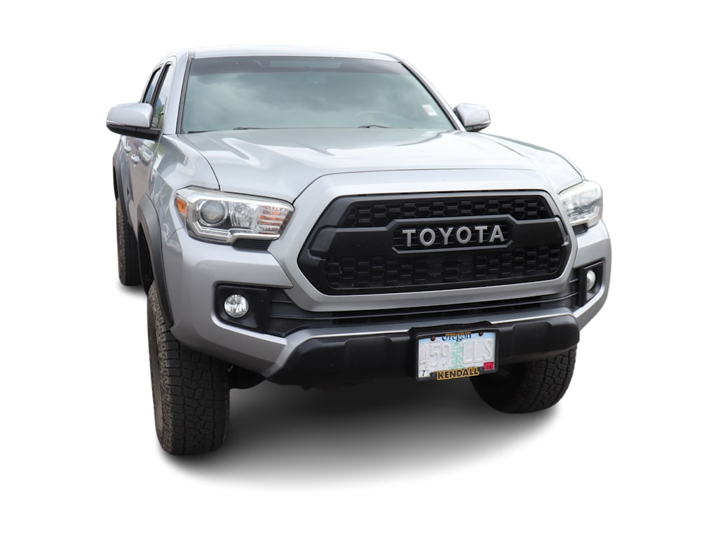 2017 Toyota Tacoma SR 9