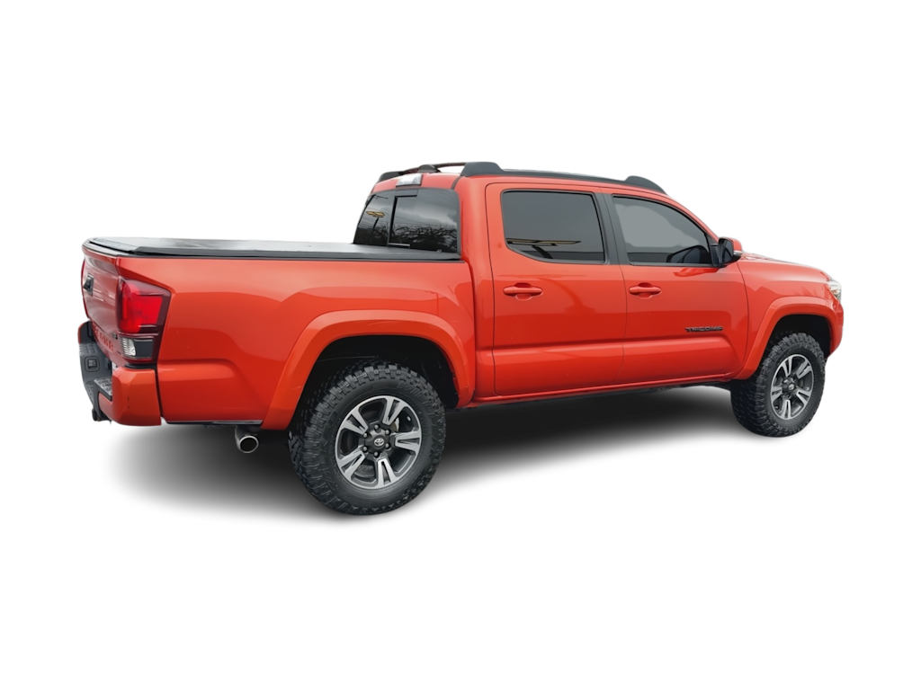 Thumbnail: 2018 Toyota Tacoma - 23