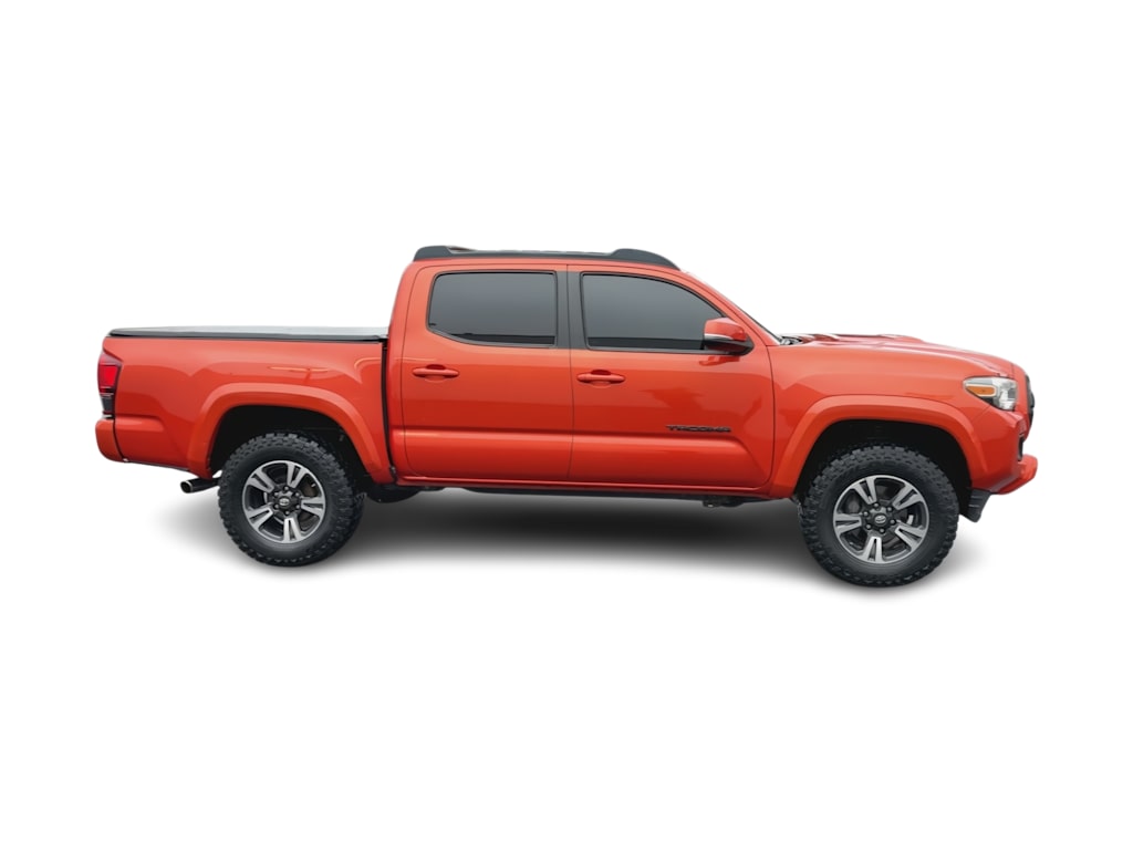 Thumbnail: 2018 Toyota Tacoma - 24