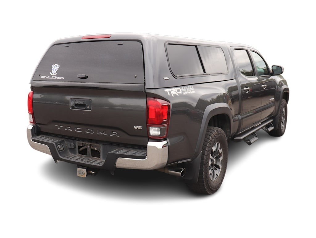 Thumbnail: 2018 Toyota Tacoma - 11