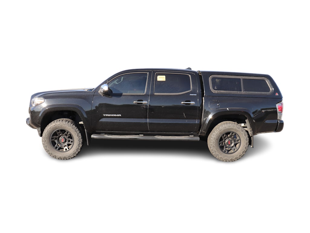 Thumbnail: 2017 Toyota Tacoma - 3