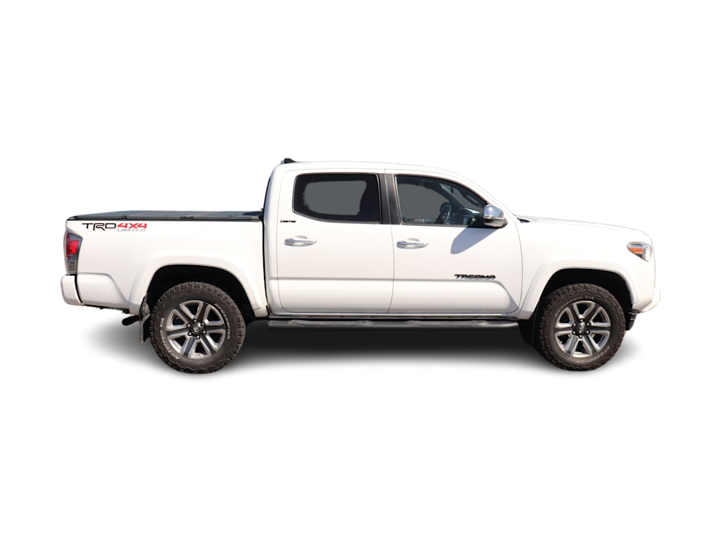 Thumbnail: 2017 Toyota Tacoma - 10