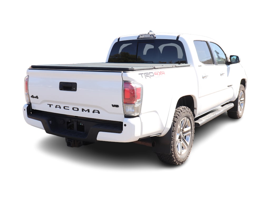 Thumbnail: 2017 Toyota Tacoma - 11