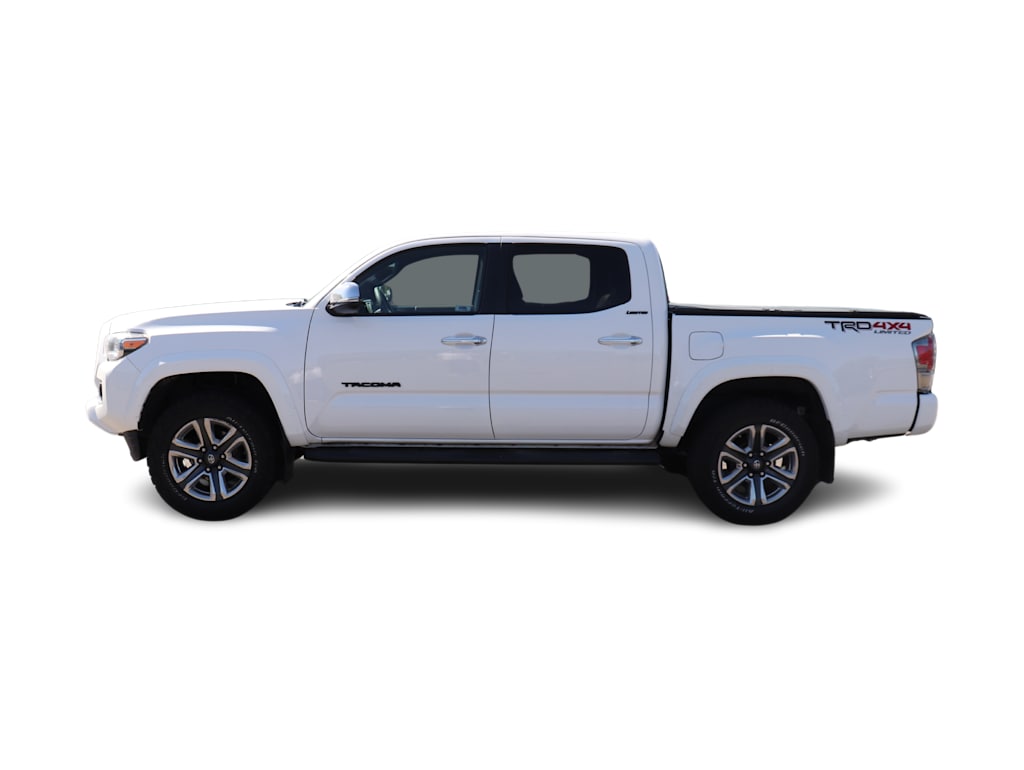 Thumbnail: 2017 Toyota Tacoma - 3