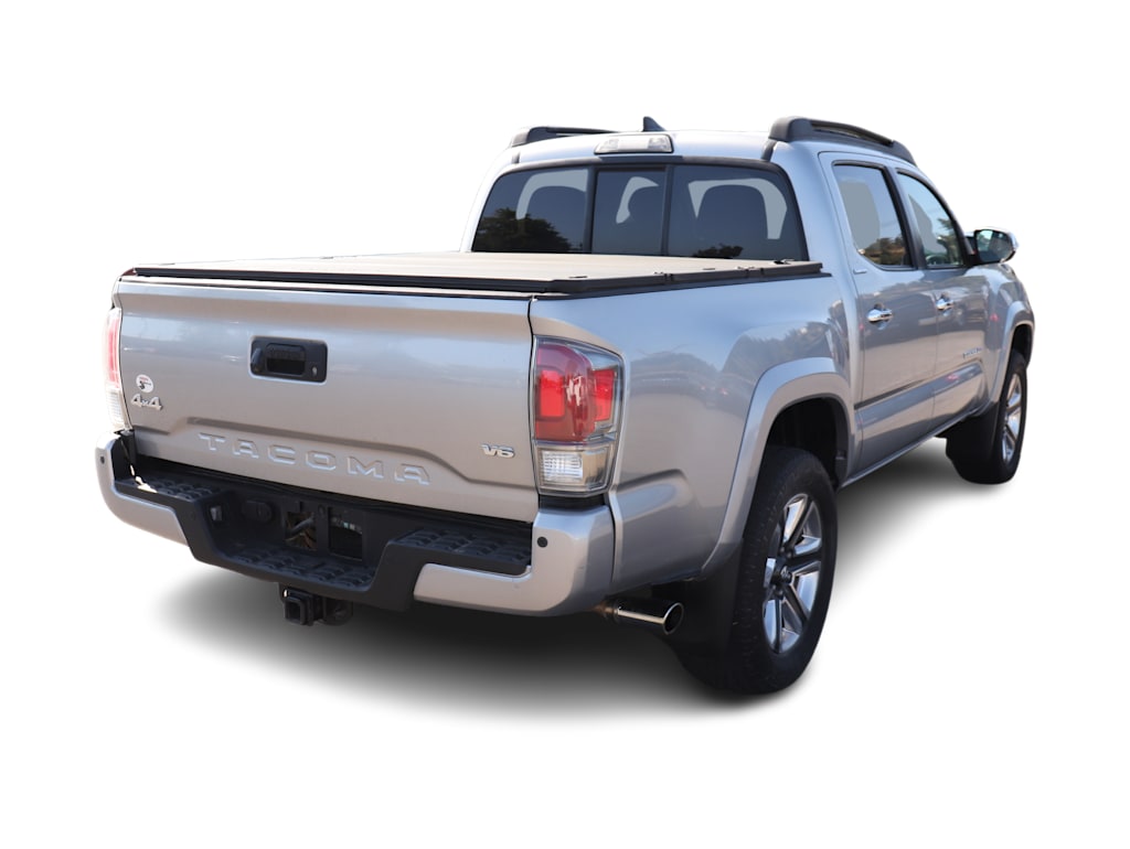 Thumbnail: 2016 Toyota Tacoma - 11
