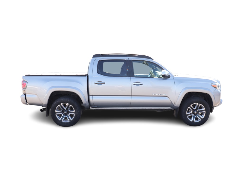 Thumbnail: 2016 Toyota Tacoma - 10
