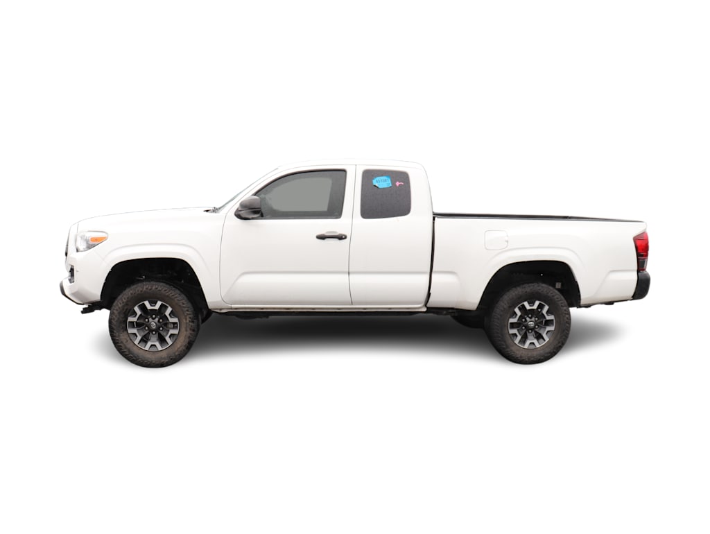 Thumbnail: 2022 Toyota Tacoma - 11