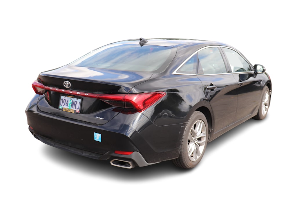 Thumbnail: 2022 Toyota Avalon - 11
