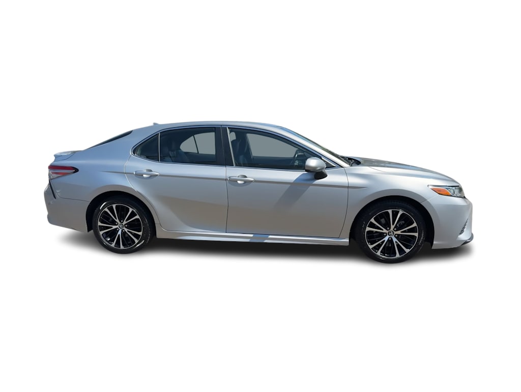 2019 Toyota Camry SE 24