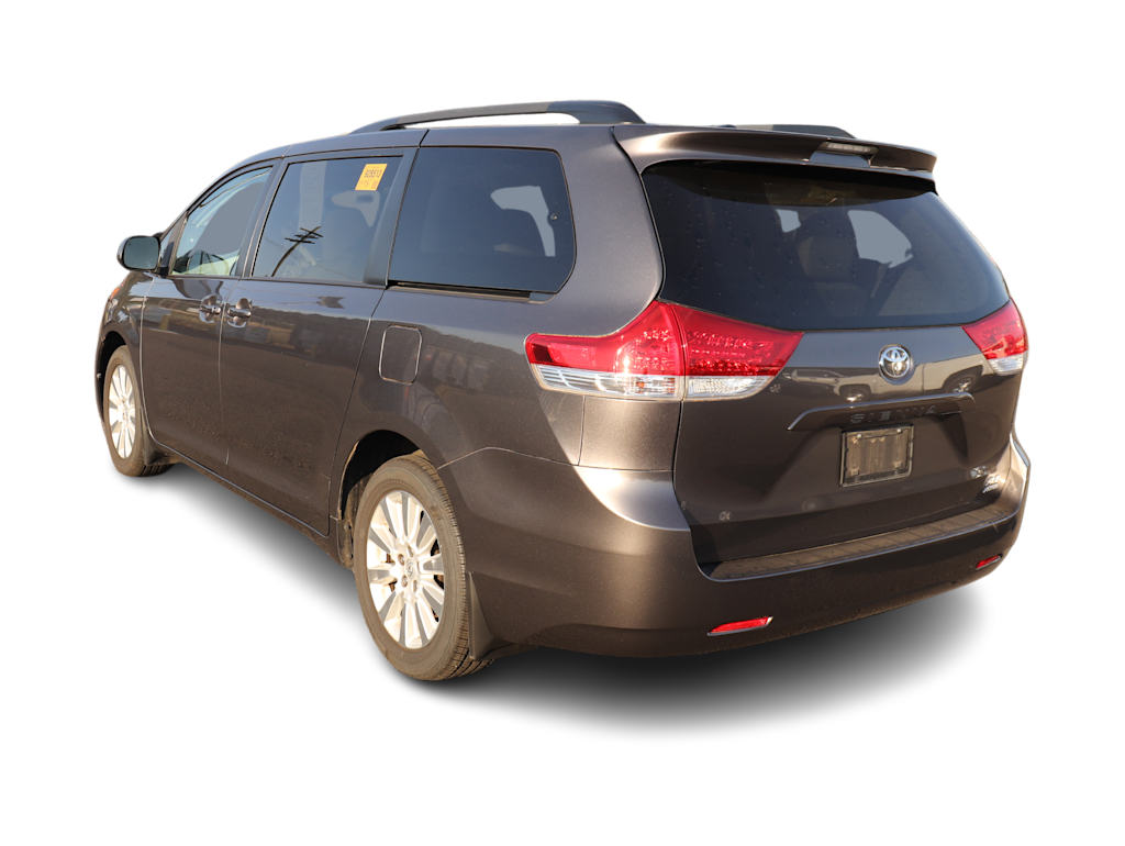 Thumbnail: 2013 Toyota Sienna - 4