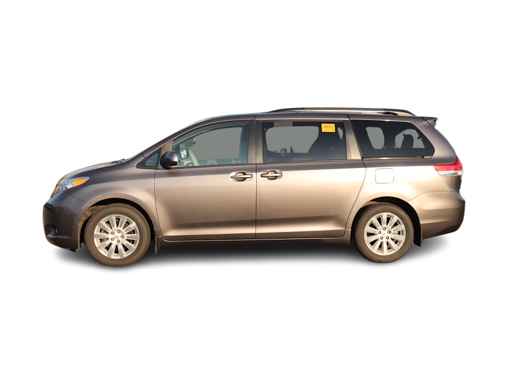 Thumbnail: 2013 Toyota Sienna - 3