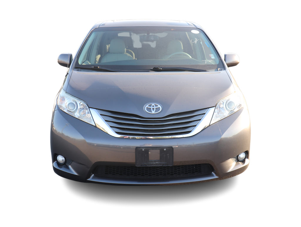 Thumbnail: 2013 Toyota Sienna - 6