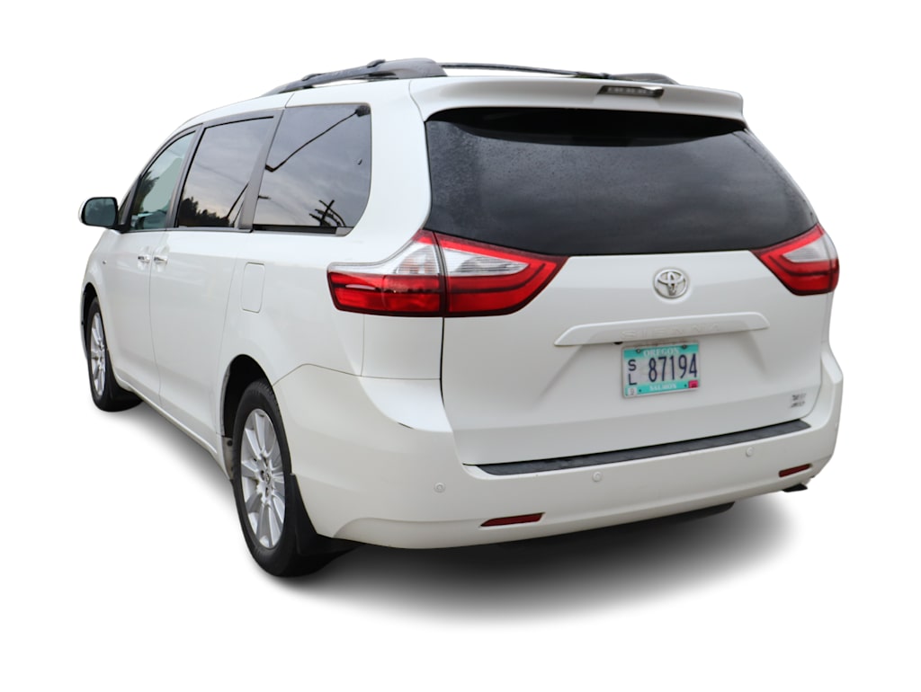 Thumbnail: 2017 Toyota Sienna - 3
