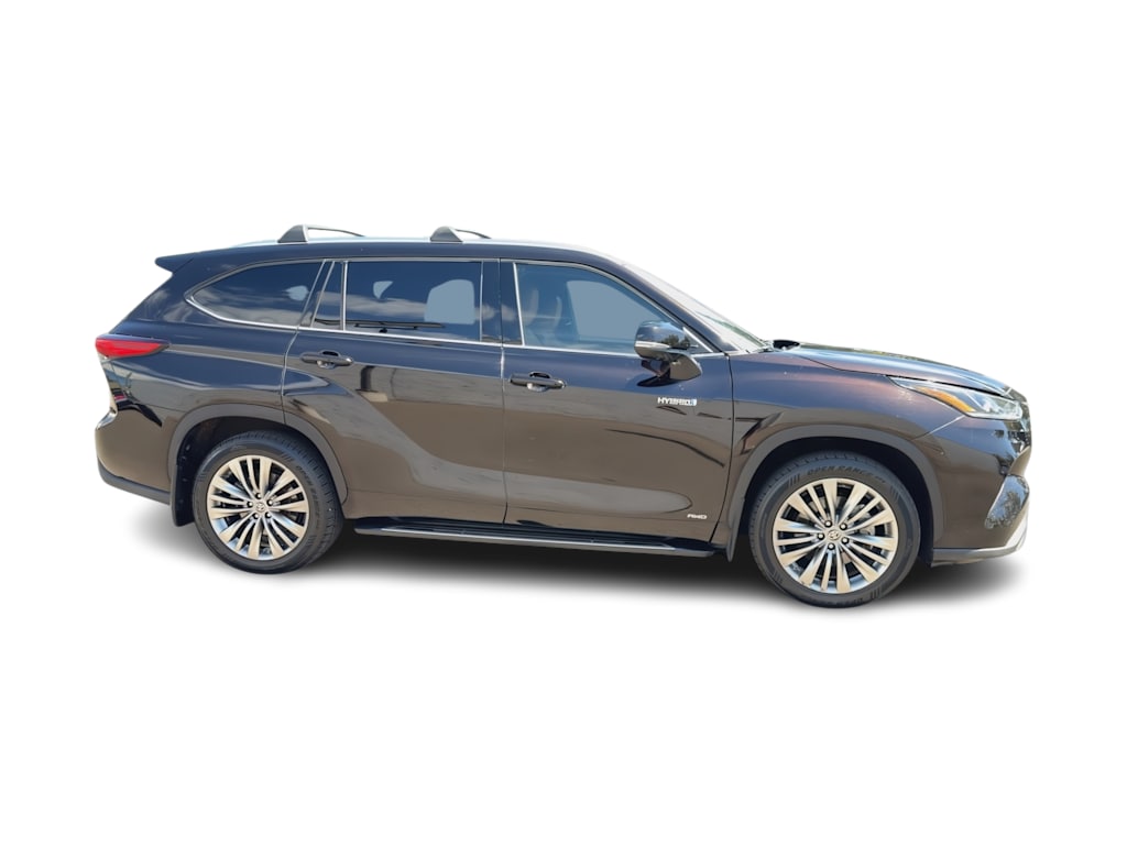 Thumbnail: 2020 Toyota Highlander - 25