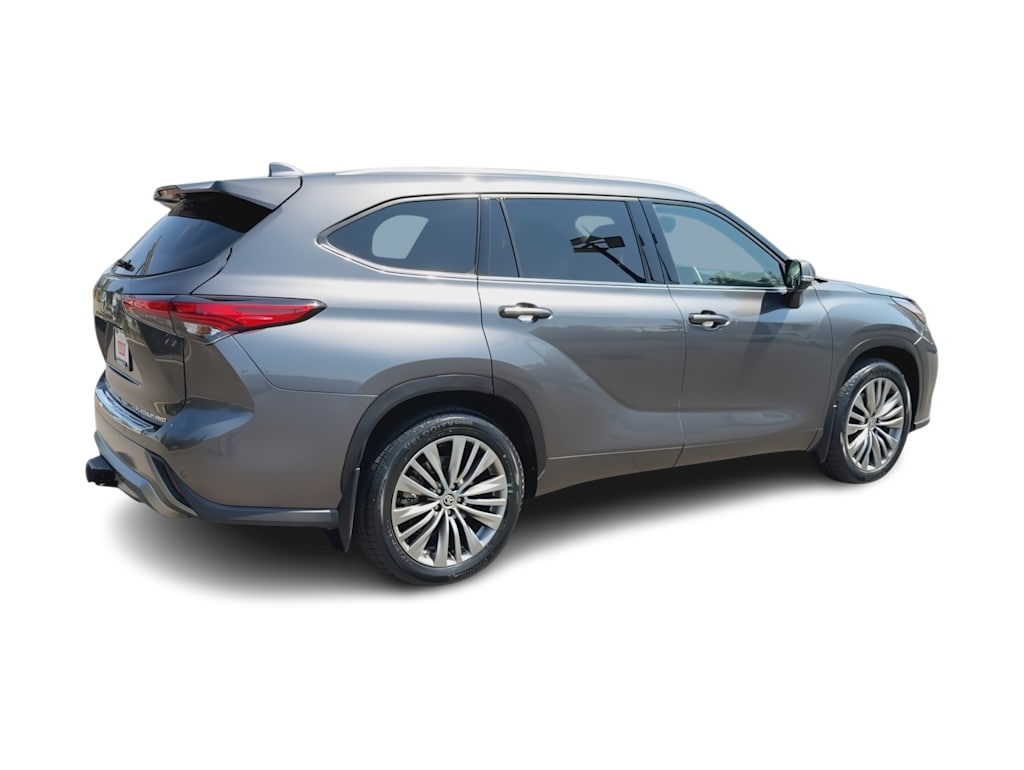 Thumbnail: 2021 Toyota Highlander - 23