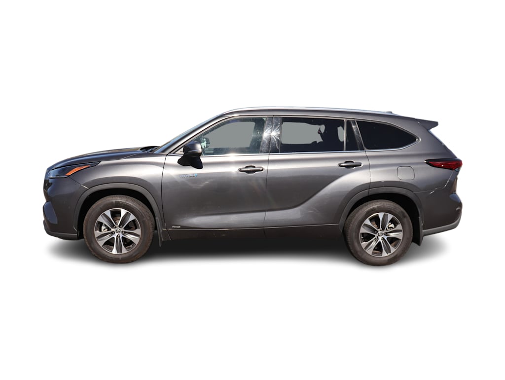 Thumbnail: 2021 Toyota Highlander - 3