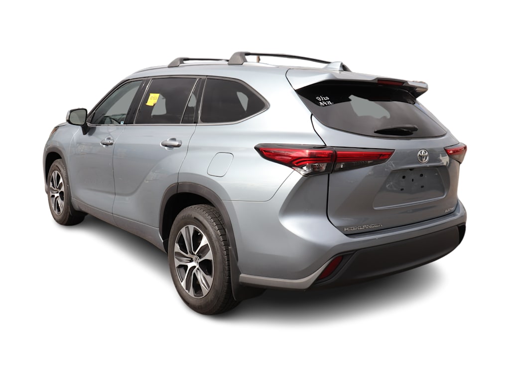 Thumbnail: 2021 Toyota Highlander - 4