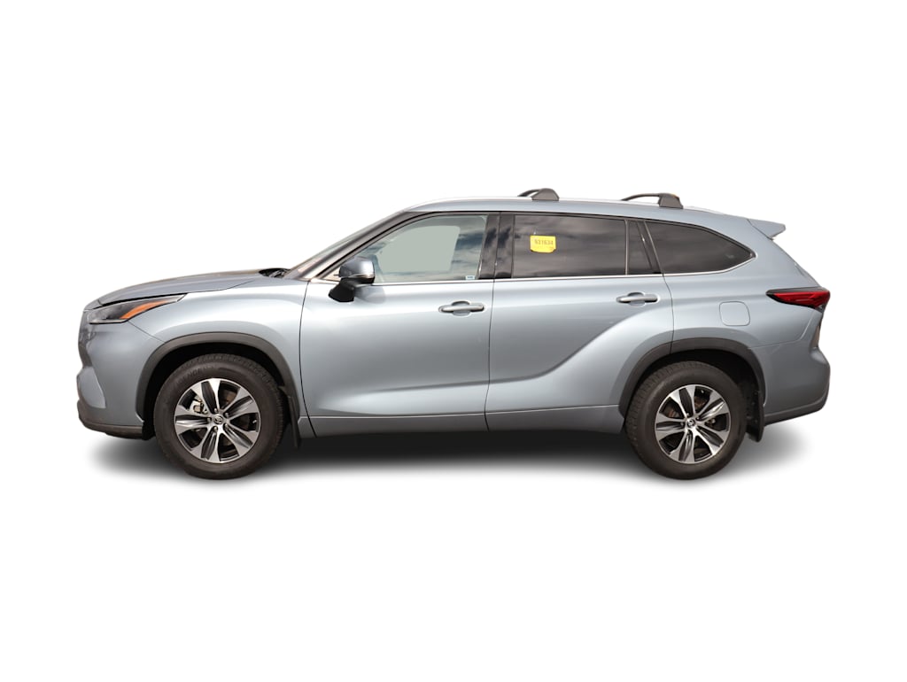 Thumbnail: 2021 Toyota Highlander - 3