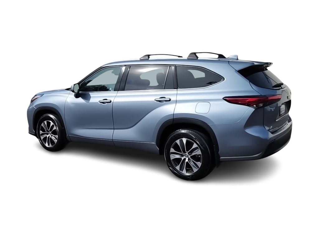 Thumbnail: 2022 Toyota Highlander - 4