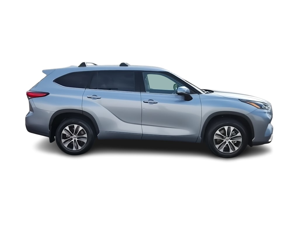 Thumbnail: 2022 Toyota Highlander - 24