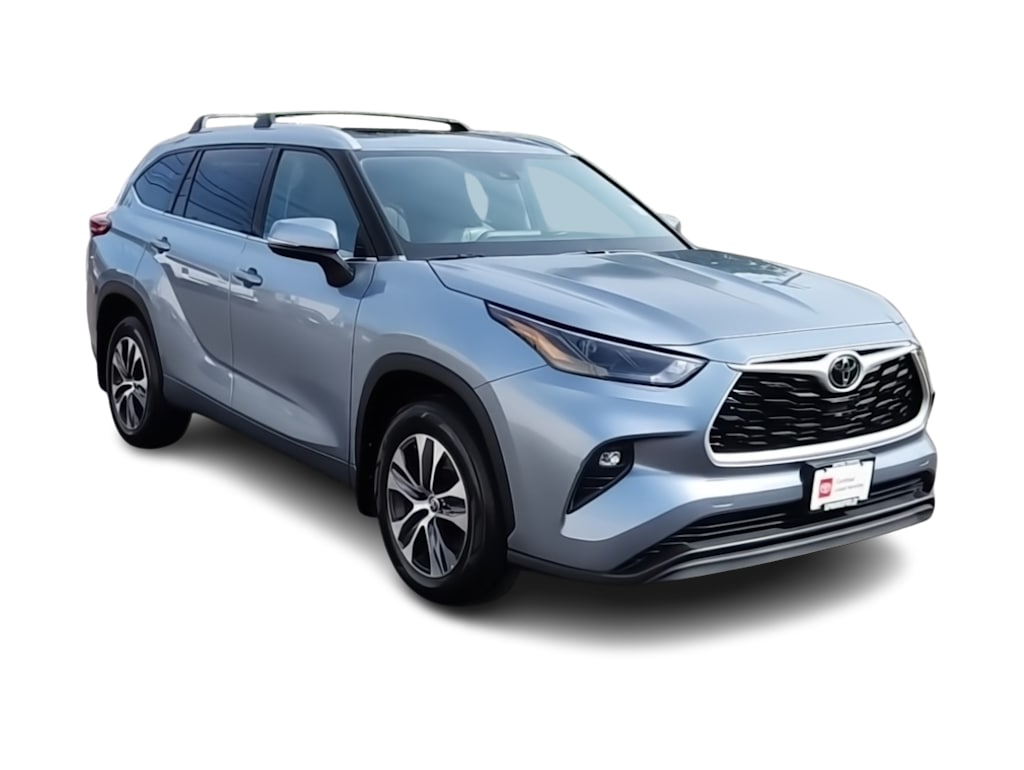 Thumbnail: 2022 Toyota Highlander - 20