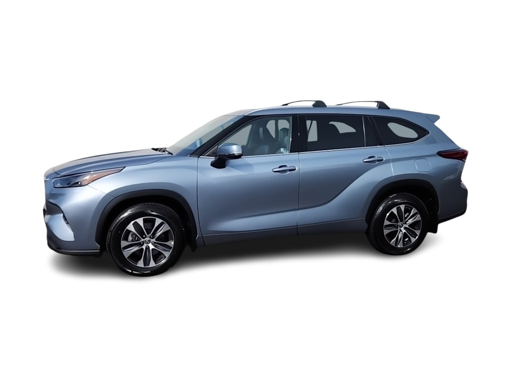 Thumbnail: 2022 Toyota Highlander - 3
