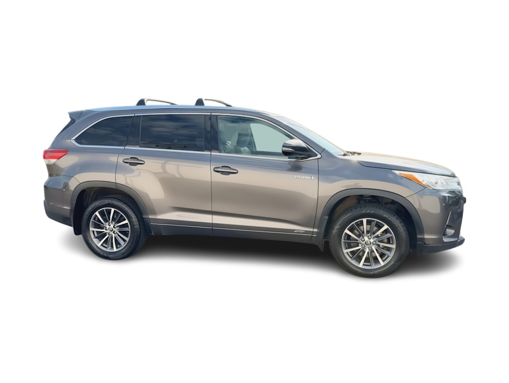 Thumbnail: 2017 Toyota Highlander - 25
