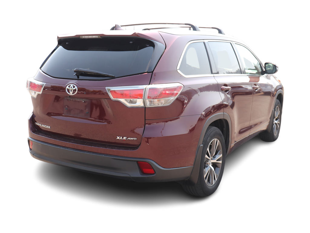 Thumbnail: 2016 Toyota Highlander - 11