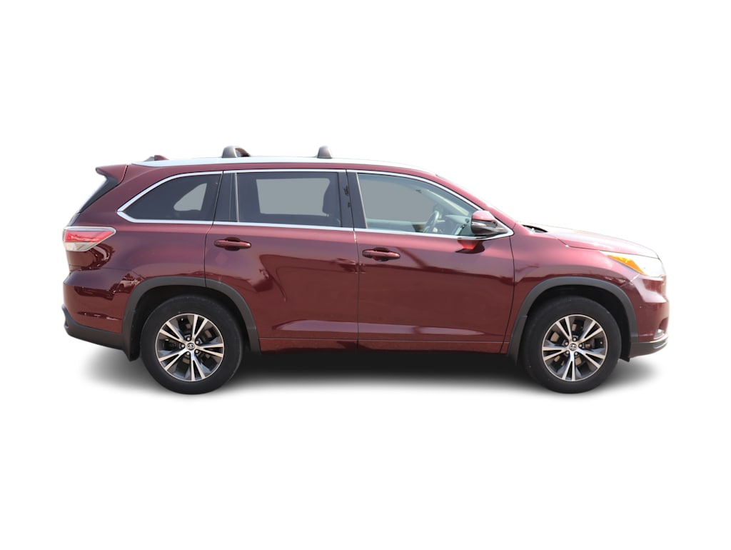 Thumbnail: 2016 Toyota Highlander - 10